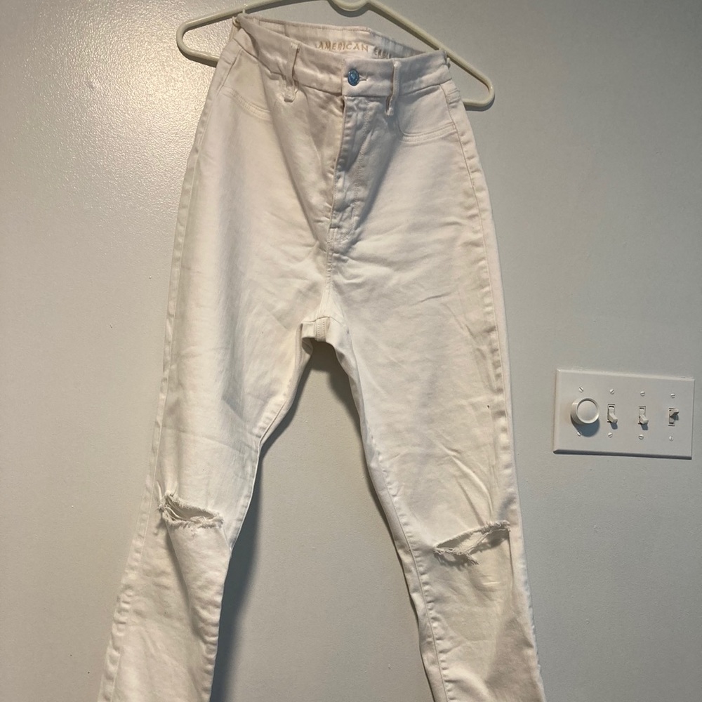American Eagle High-Waisted Curvy Fit White Jeans